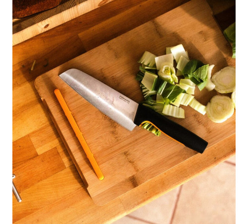 Кухонный нож Fiskars Functional Form 1057536