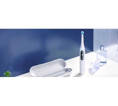 Электрическая зубная щетка Oral-B iO 7 черный