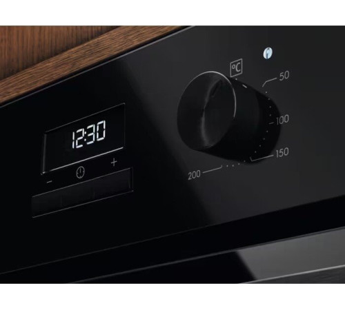 Электрический духовой шкаф Electrolux LOH3H00BK