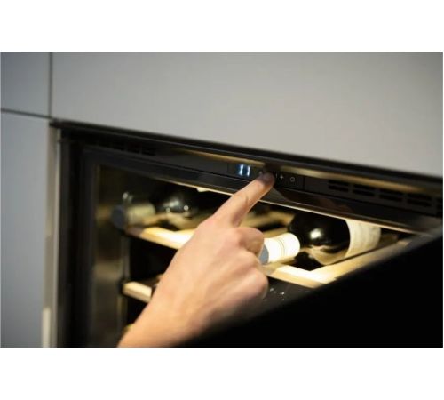 Винный шкаф Franke Mythos FMY 24 WCR N BK 131.0717.412