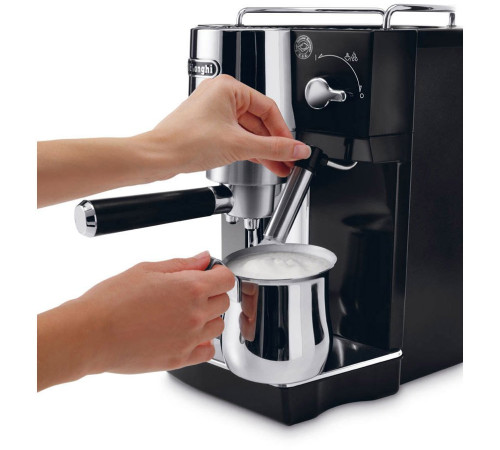 Рожковая кофеварка DeLonghi EC 820.B