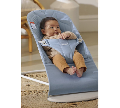Шезлонг BabyBjorn Bliss Cotton Petal Quilt голубой