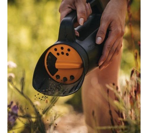 Разбрасыватель-сеялка Fiskars Solid 1057076