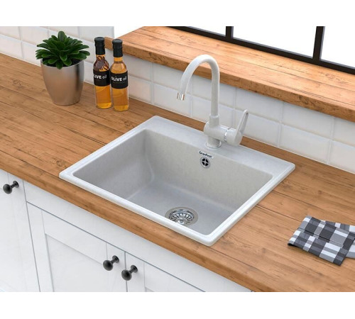 Кухонная мойка GranFest GF-V-580 черный