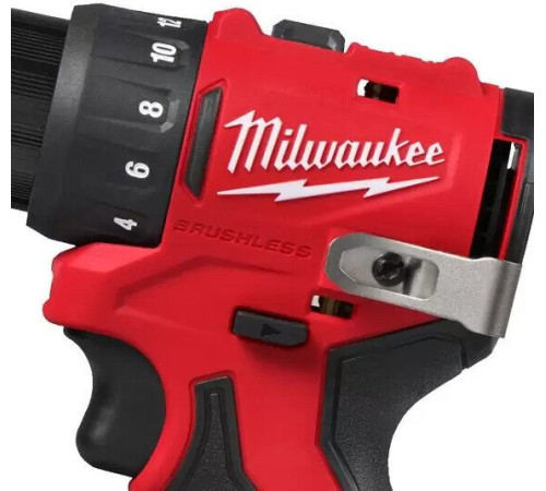 Дрель-шуруповерт Milwaukee M12 BLDDRC-202C 4933499686 с 2-мя АКБ, кейс
