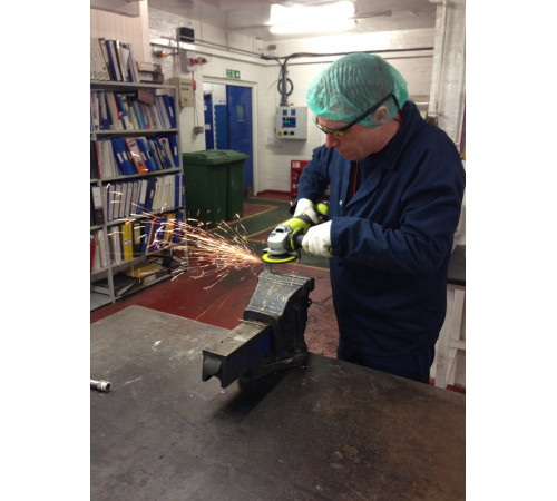 Угловая шлифмашина Ryobi R18AG-0 без АКБ