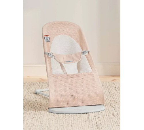 Шезлонг BabyBjorn Balance Mesh 0051.42 pearly pink