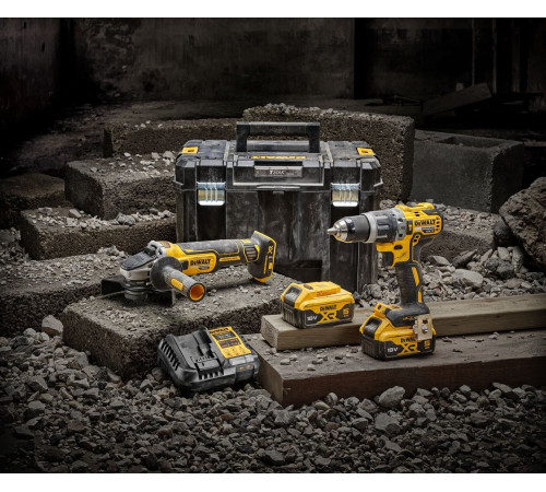 DeWalt DCK2080P2T шуруповерт, болгарка, 2 АКБ, кейс