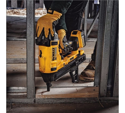 DeWalt DCN890P2 с 2-мя АКБ, кейс