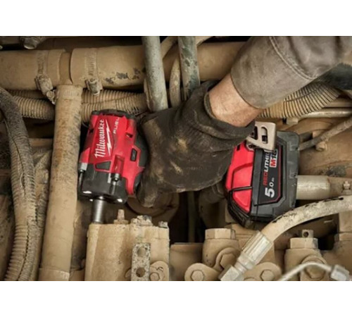 Гайковерт Milwaukee M18 FIW2F38-0X 4933478650 без АКБ, кейс