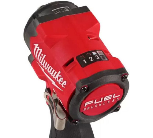 Гайковерт Milwaukee M12 FCIWF38G3-502X Fuel 4933493452 с 2-мя АКБ, кейс