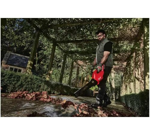 Садовая воздуходувка Milwaukee M18 FBLG3-802 4933499233 с 2-мя АКБ