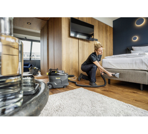 Пылесос Karcher Puzzi 8/1 1.100-240.0