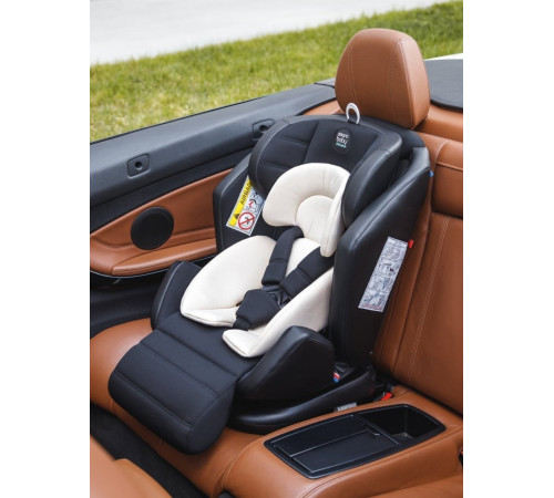 Детское автокресло Amarobaby Favorite Isofix С усиленной боковой поддержкой AB24-20FAV/0903 черный/бежевый