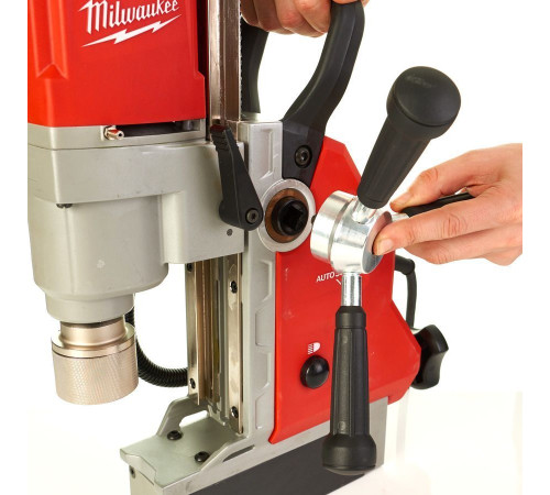 Станок Milwaukee MDP 41 [4933451014]