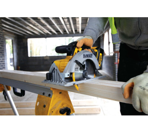 Дисковая циркулярная пила DeWalt DCS391NT без АКБ, кейс