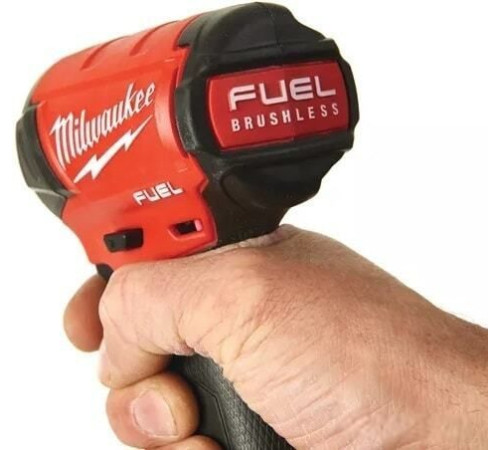 Винтоверт Milwaukee M18 FQID-0X FUEL 4933459187 без АКБ, кейс