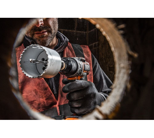 Дрель-шуруповерт AEG Powertools BS 18SBL-202C 4935472277 с 2-мя АКБ, кейс