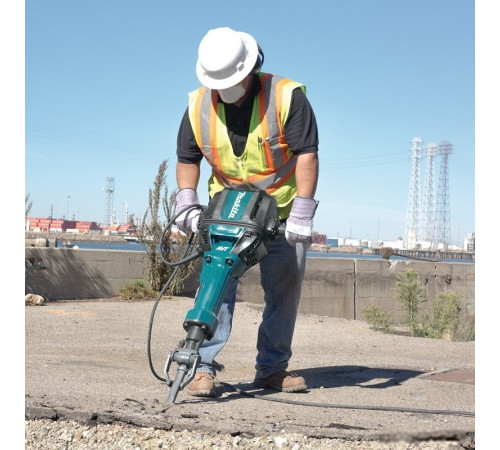 Отбойный молоток Makita HM1812