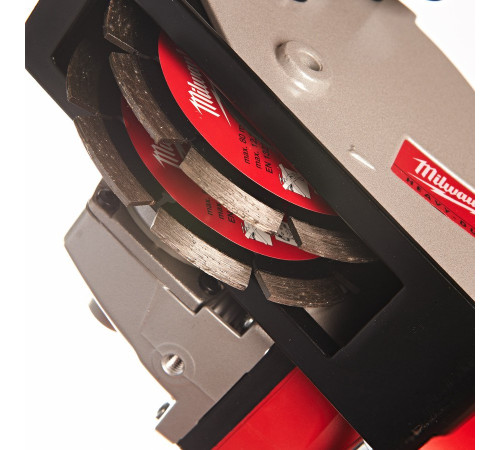 Штроборез Milwaukee WCE 30 [4933383855]