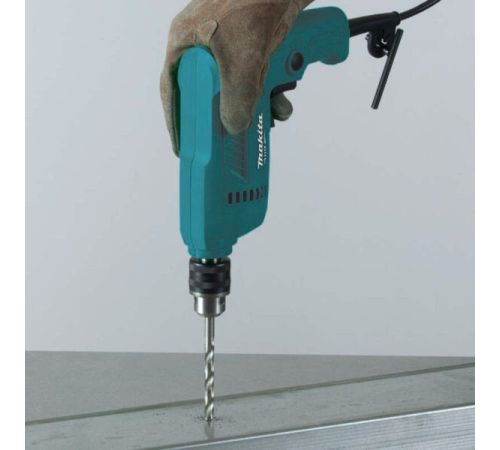Безударная дрель Makita M0600B