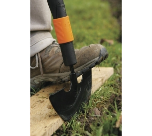 Тяпка Fiskars QuikFit Lawn Edger 1000690
