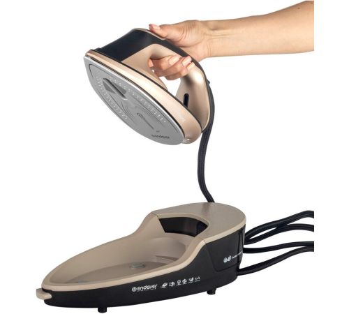 Утюг Endever Delta-600