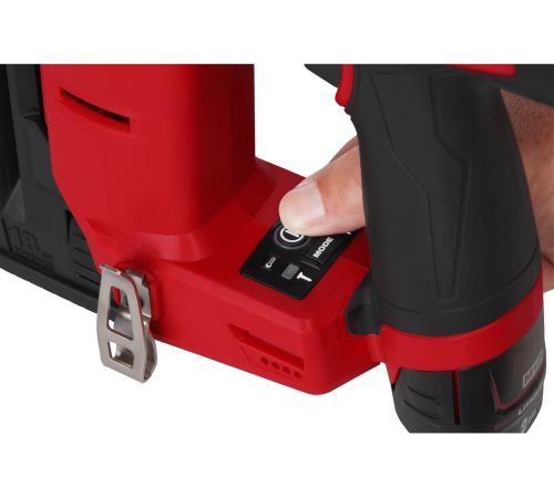 Гвоздезабиватель Milwaukee M12 FCN18GS-0X 4933493355 с 2-мя АКБ, кейс