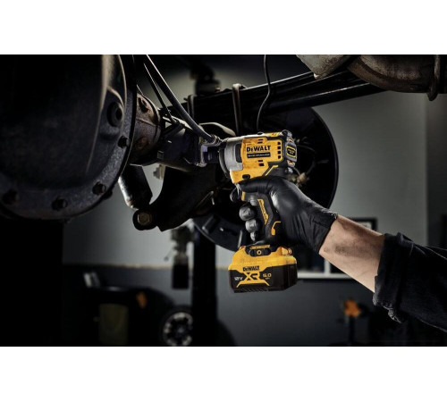 Гайковерт DeWalt DCF901P1 Xtreme Subcompact с 1-м АКБ, кейс