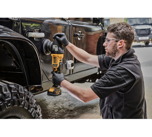 Полировальная машина DeWalt DCM848N без АКБ