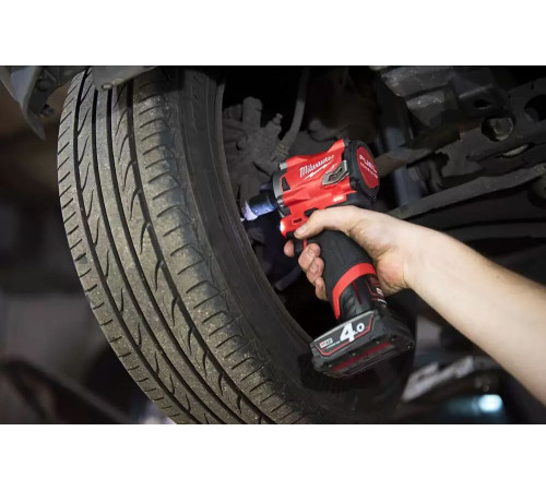 Гайковерт Milwaukee M12 FIW38-422X 4933464613 с 2-мя АКБ, кейс