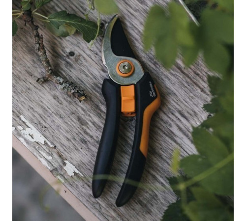 Секатор Fiskars Solid P321 1057162