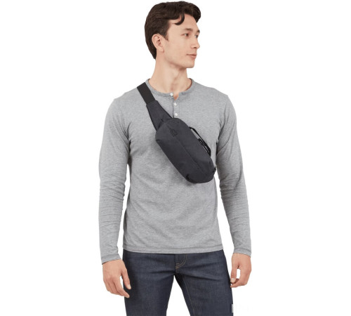 Сумка на пояс Thule Aion Sling Bag TASB102BLK black