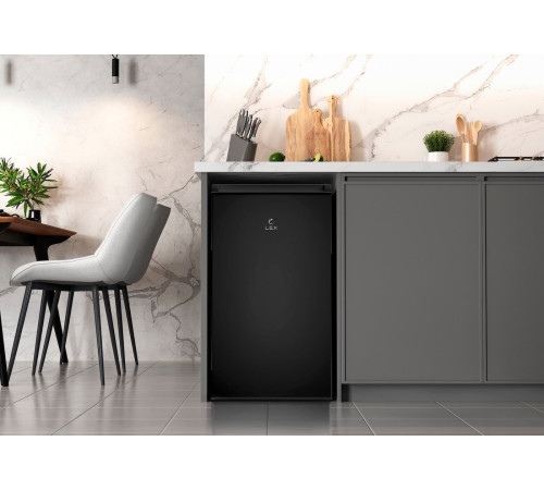 Однокамерный холодильник LEX LSD100BL