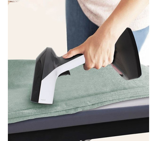 Отпариватель BQ SG1006H черный/золотистый