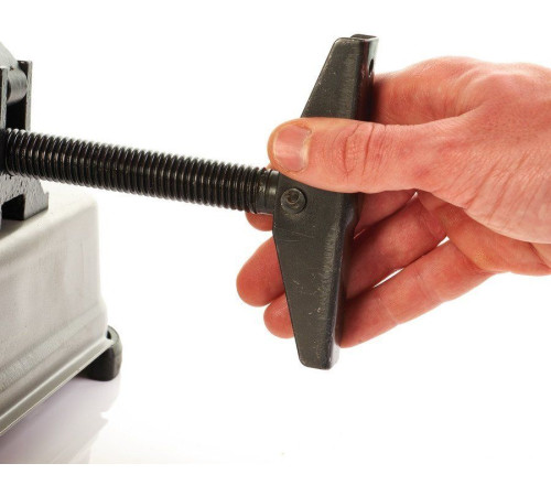 Дисковая циркулярная пила Milwaukee CHS 355