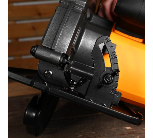 Дисковая циркулярная пила Deko CS2500-D 083-1102