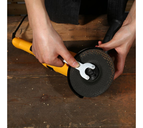 Угловая шлифмашина Deko DKAG1500