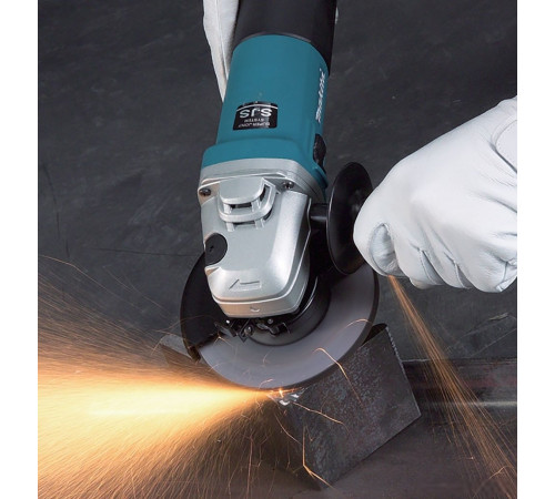 Угловая шлифмашина Makita 9565 CR