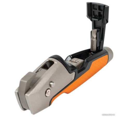 Нож строительный Fiskars CarbonMax 1027225