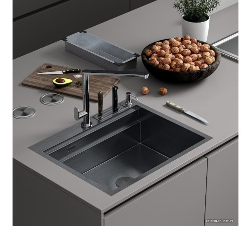 Кухонная мойка Roxen Stage 560250-60B PVD графит c держателем для ножей, двумя коландерами, разделочной доской и дозатором