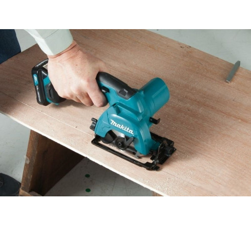 Дисковая циркулярная пила Makita HS301DZ без АКБ