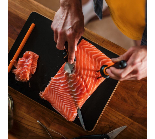 Кухонный нож Fiskars Functional Form 1057540