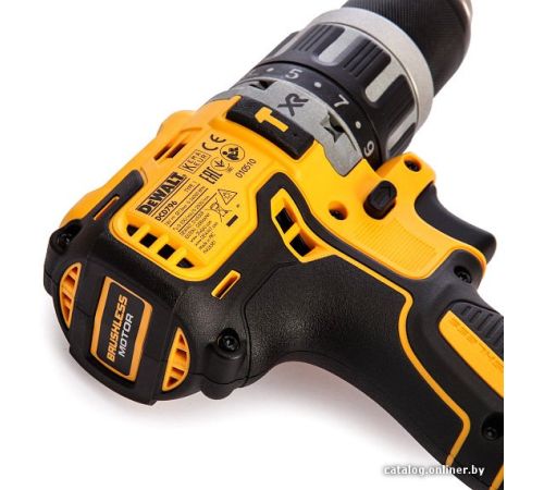 Ударная дрель-шуруповерт DeWalt DCD796D2 с 2-мя АКБ 2 Ah