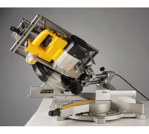 Торцовочная пила DeWalt D27111