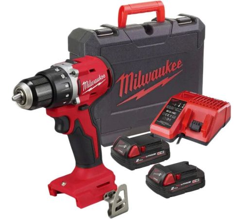Дрель-шуруповерт Milwaukee M18 M18BLDDRC-202C 4933492833 с 2-мя АКБ 2 Ач, кейс