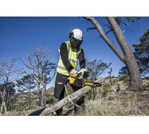 Аккумуляторная пила DeWalt DCM565N-XJ без АКБ