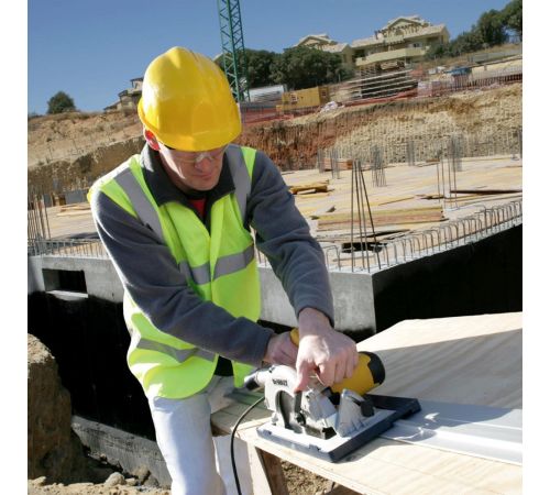 Дисковая циркулярная пила DeWalt DWE575K