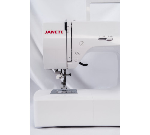 Компьютерная швейная машина Janete 2720
