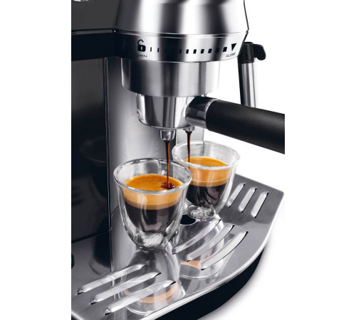 Рожковая кофеварка DeLonghi EC 820.B